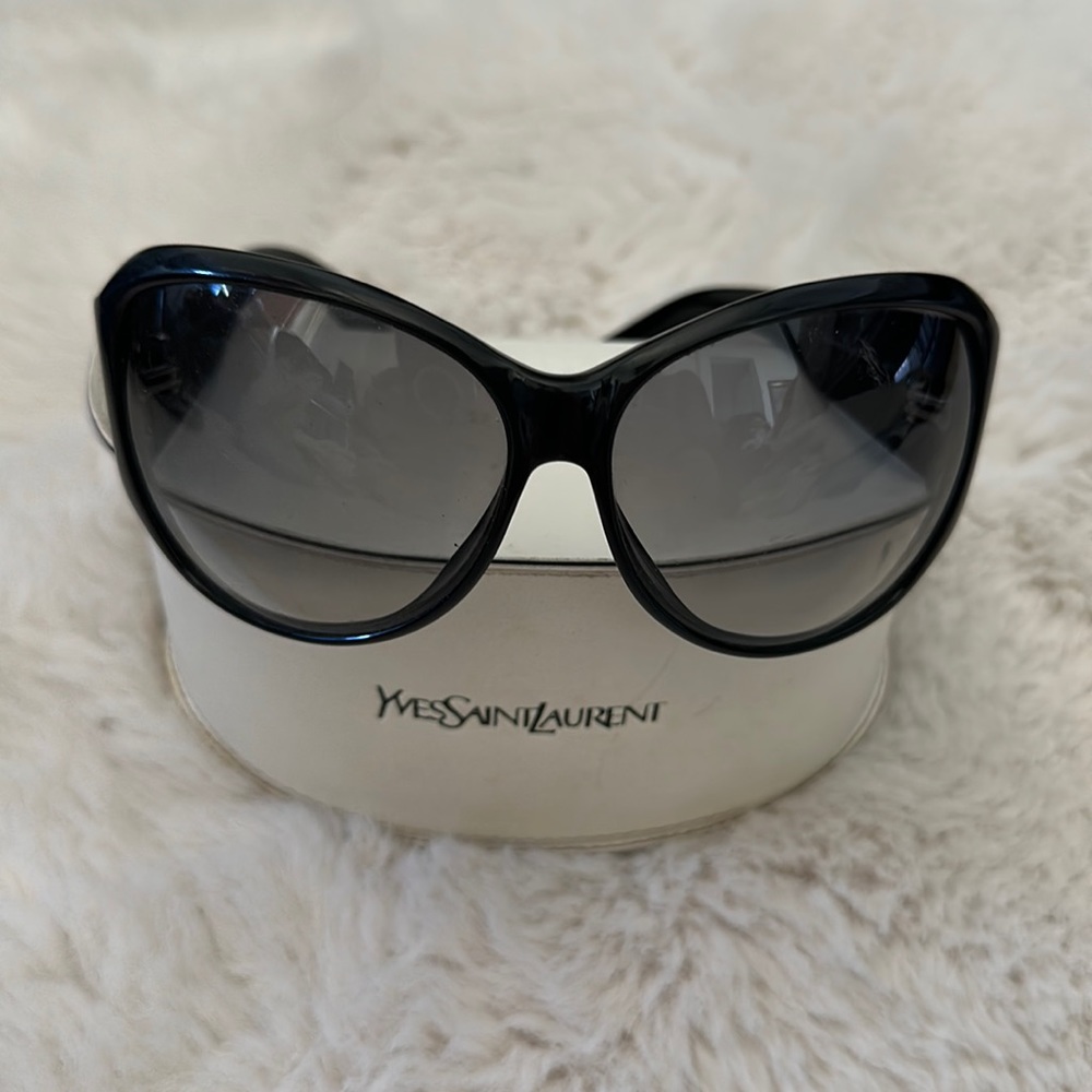 AUTHENTIC YSL LIGHT DARK BLACK LENS SUNGLASSES